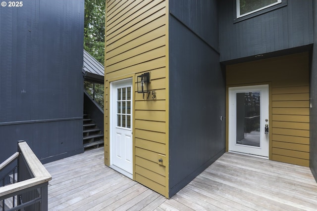 175 SW 85th Ave, Portland, OR 97225 - deck with stairs