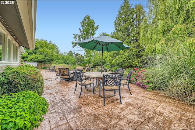 9843 SW 57th Ave, Portland, OR 97219 - view of patio with outdoor dining area