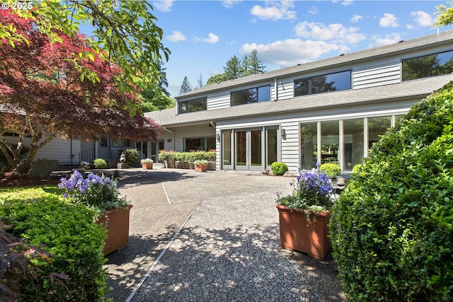 1890 S Greenwood Rd, Portland, OR 97219 - view of front of house featuring a patio