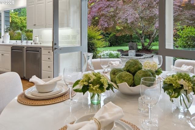 1890 S Greenwood Rd, Portland, OR 97219 - balcony featuring a sink and exterior kitchen