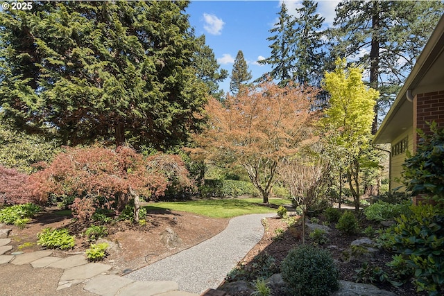 1890 S Greenwood Rd, Portland, OR 97219 - view of green lawn