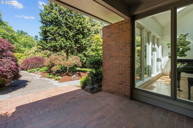 1890 S Greenwood Rd, Portland, OR 97219 - view of patio / terrace