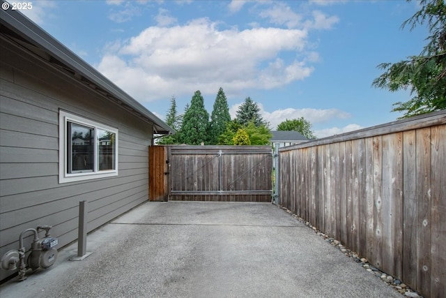 817 NW 141st St, Vancouver, WA 98685 - view of patio with a gate