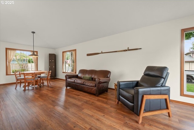 817 NW 141st St, Vancouver, WA 98685 - living area with wood finished floors and baseboards