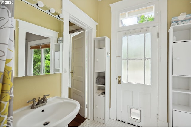 1006 4th Ave, Mosier, OR 97040 - bathroom featuring a sink