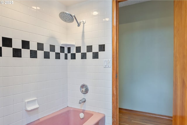 112 Paine Rd, Castle Rock, WA 98611 - bathroom with wood finished floors and tub / shower combination