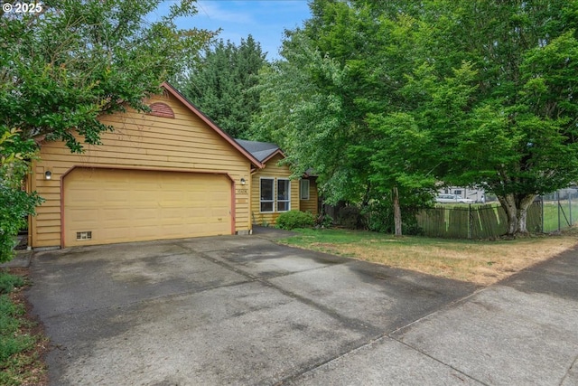 10406 NE 88th St, Vancouver, WA 98662 - view of front of property featuring driveway and an attached garage