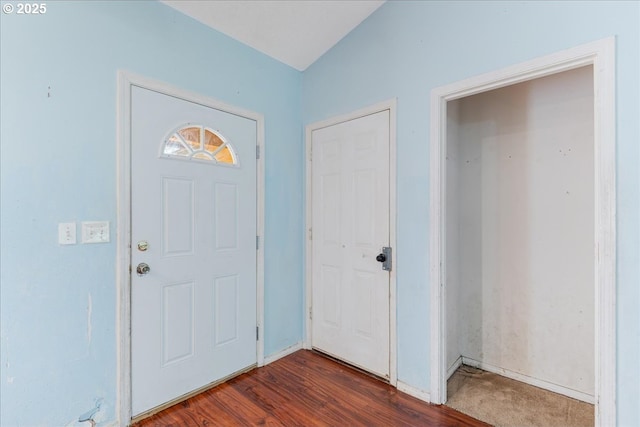 10406 NE 88th St, Vancouver, WA 98662 - foyer entrance featuring baseboards and dark wood finished floors