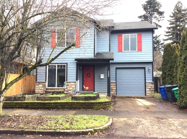 view of front facade featuring a garage