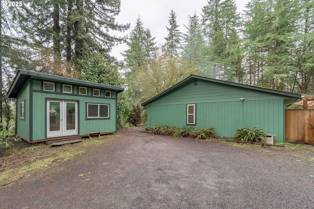 29536 Simmons Rd, Eugene, OR 97405 - view of front of house with an outbuilding
