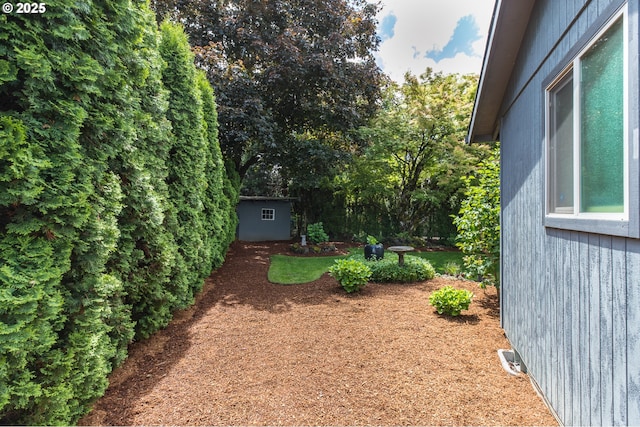 2416 SW 23rd Cir, Troutdale, OR 97060 - view of yard featuring an outbuilding