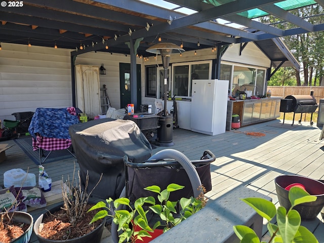 160 NW Logan Dr, Hermiston, OR 97838 - deck with a pergola and a grill
