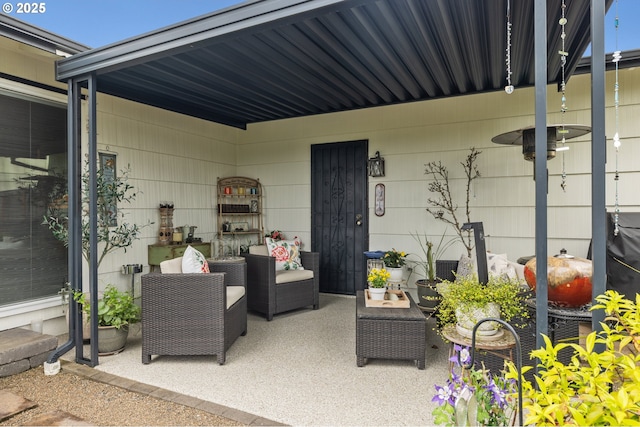 440 S Cascade Dr, Woodburn, OR 97071 - view of patio / terrace