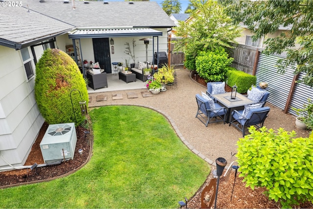 440 S Cascade Dr, Woodburn, OR 97071 - view of yard with outdoor lounge area and a patio area