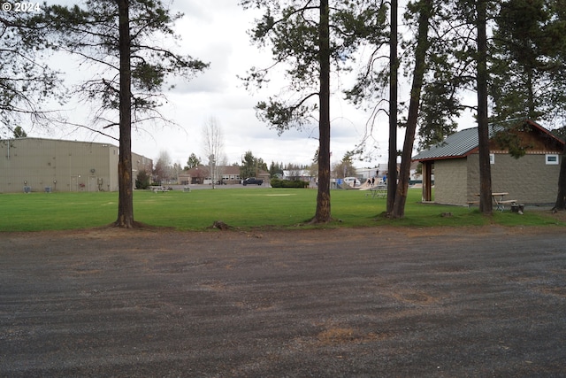 Listing photo 3 for 51555 Old Main Ct, La Pine OR 97739