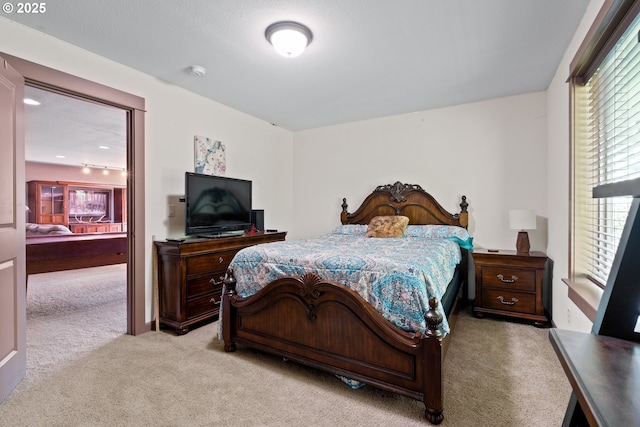 862 NW Edgewood Pl, Albany, OR 97321 - bedroom featuring light carpet