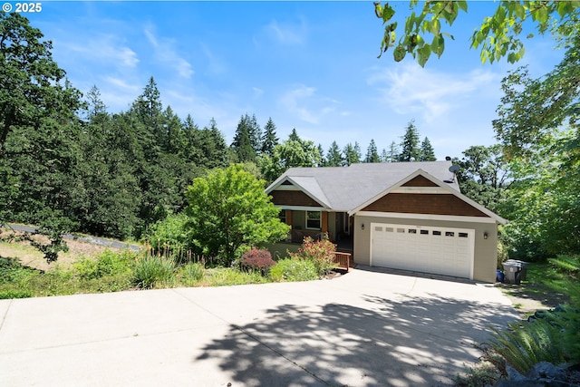862 NW Edgewood Pl, Albany, OR 97321 - view of front of home featuring driveway, a garage, and a porch