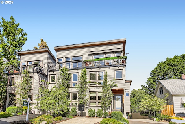 7952 SE 6th Ave, Portland, OR 97202 - view of building exterior