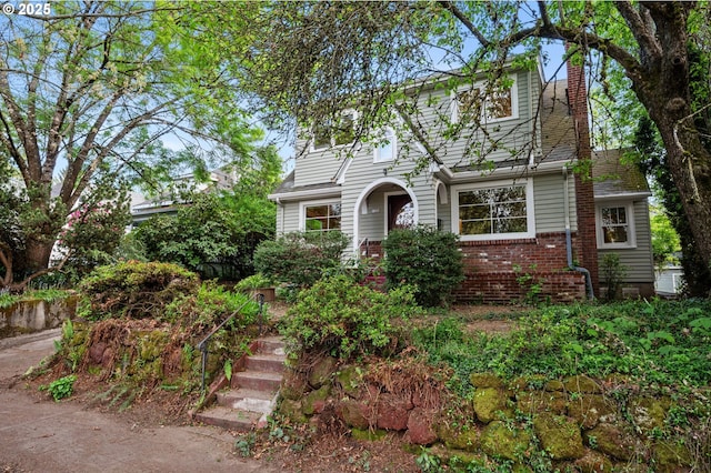 view of front facade with brick siding