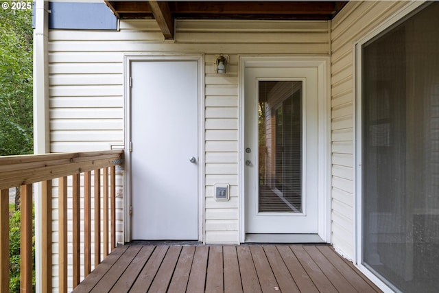 5130 SW Multnomah Blvd Unit H, Portland, OR 97219 - view of wooden deck
