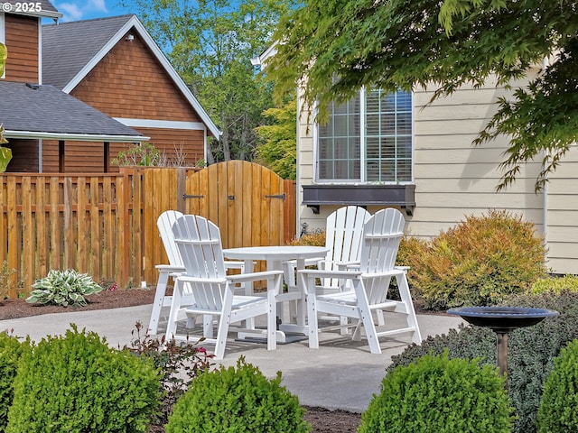 1689 Huckleberry Dr, Seaside, OR 97138 - view of patio / terrace with a gate