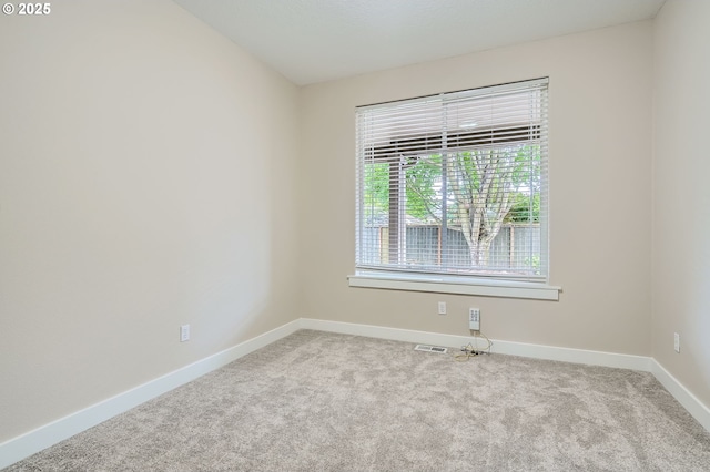 1080 Sage St, Silverton, OR 97381 - carpeted empty room with baseboards