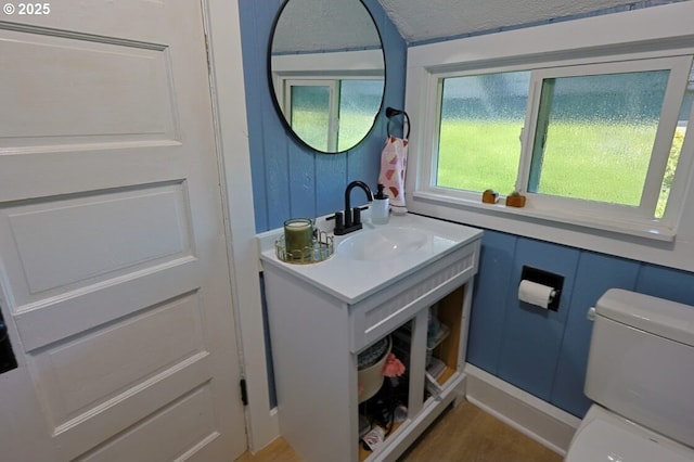 929 S 7th St, Coos Bay, OR 97420 - bathroom with toilet and vanity