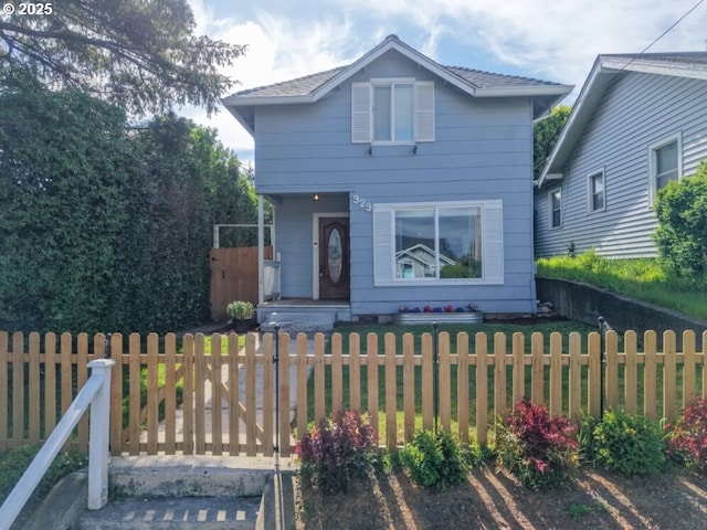 929 S 7th St, Coos Bay, OR 97420 - traditional home with a fenced front yard