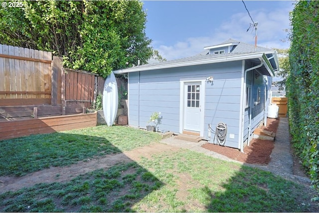 929 S 7th St, Coos Bay, OR 97420 - rear view of house with an outdoor structure