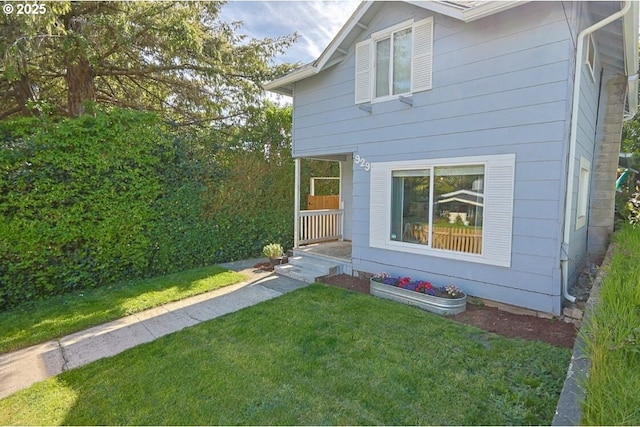 929 S 7th St, Coos Bay, OR 97420 - back of house with a lawn