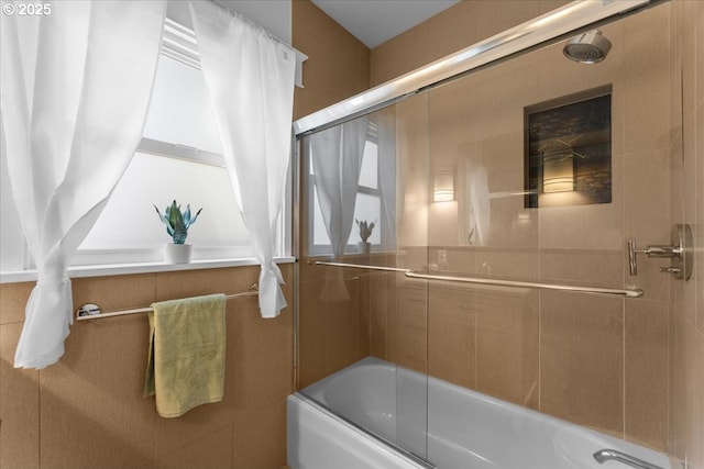 7406 N Fiske Ave, Portland, OR 97203 - full bath featuring shower / bath combination with glass door