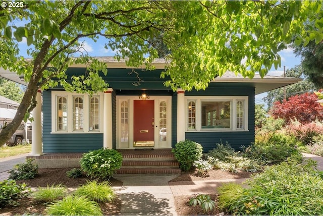 7406 N Fiske Ave, Portland, OR 97203 - view of front of home featuring covered porch