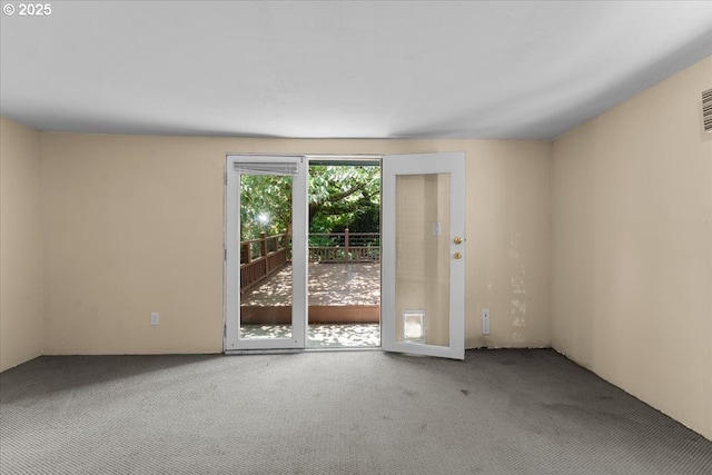 7406 N Fiske Ave, Portland, OR 97203 - view of carpeted empty room