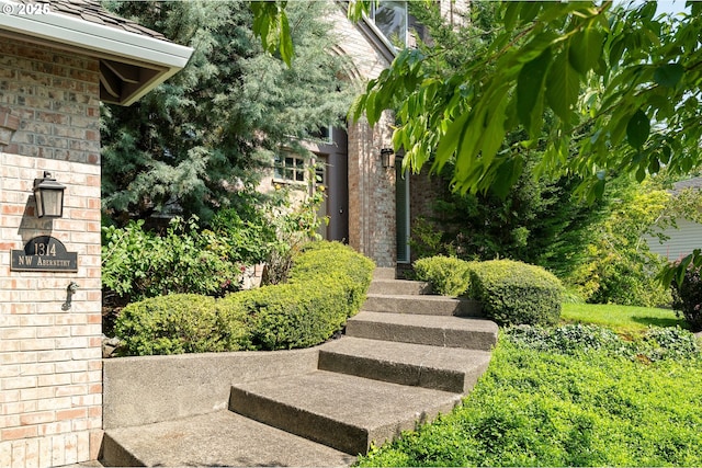 1314 NW Abernethy Rd, Portland, OR 97229 - property entrance