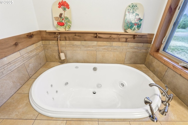 52135 E Terra Fern Dr, Sandy, OR 97055 - full bath with a whirlpool tub