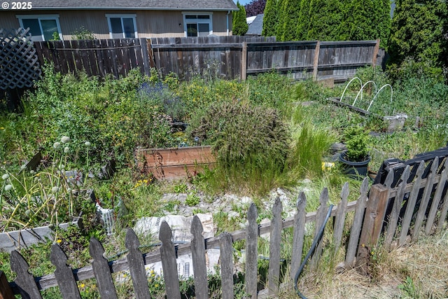 1280 Peets Ct, Eugene, OR 97402 - view of yard
