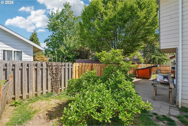 4055 NE 13th Ter, Gresham, OR 97030 - fenced backyard featuring a patio