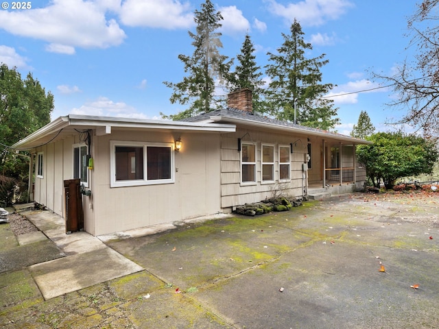 view of front of home with covered porch