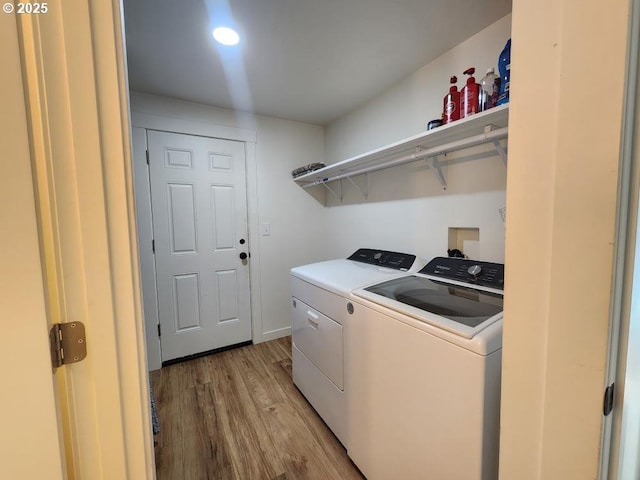 550 NE 20th Dr, Gresham, OR 97030 - laundry area featuring separate washer and dryer and light wood finished floors