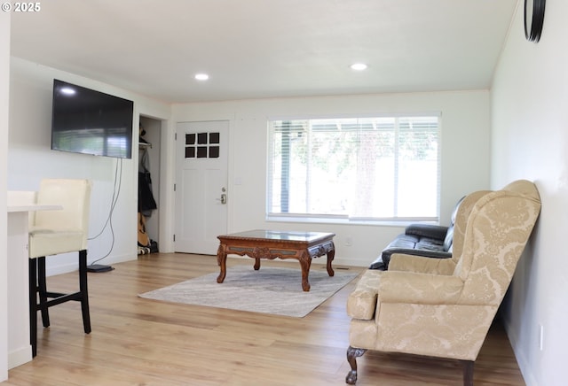 550 NE 20th Dr, Gresham, OR 97030 - living area with baseboards, light wood-style flooring, and recessed lighting