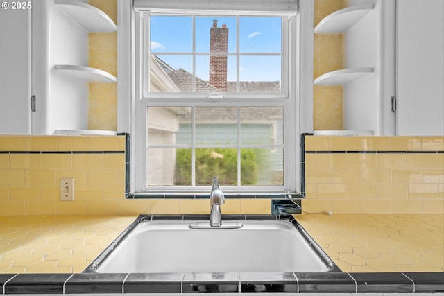 4715 N Willamette Blvd, Portland, OR 97203 - kitchen featuring open shelves and backsplash