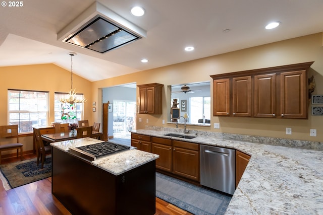 6065 Cherry Heights Rd, The Dalles, OR 97058 - kitchen featuring a sink, appliances with stainless steel finishes, dark wood-style floors, a center island, and vaulted ceiling