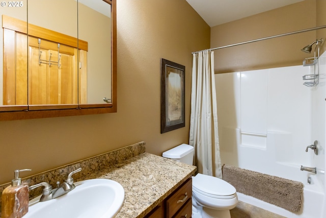 6065 Cherry Heights Rd, The Dalles, OR 97058 - full bath featuring vanity, shower / tub combo with curtain, and toilet