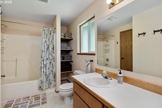 71848 Northshore Dr, Birkenfeld, OR 97016 - full bathroom featuring visible vents, shower / bathtub combination with curtain, toilet, and vanity