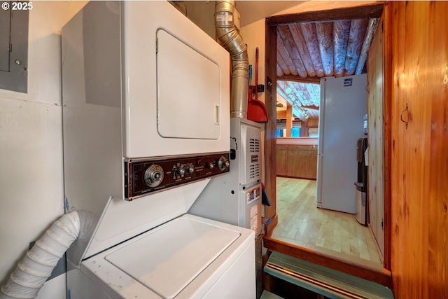 604 15th Ave, Seaside, OR 97138 - laundry room featuring stacked washing machine and dryer