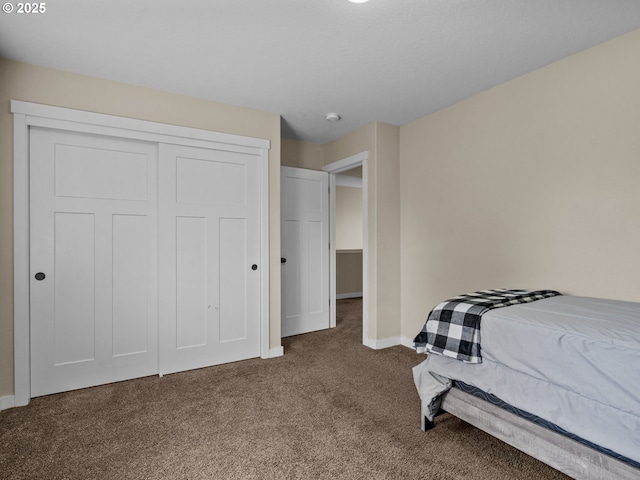 883 Washington St, Lafayette, OR 97127 - bedroom featuring carpet flooring, baseboards, and a closet