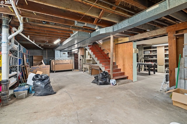 721 Columbia Blvd, Saint Helens, OR 97051 - unfinished below grade area with stairway
