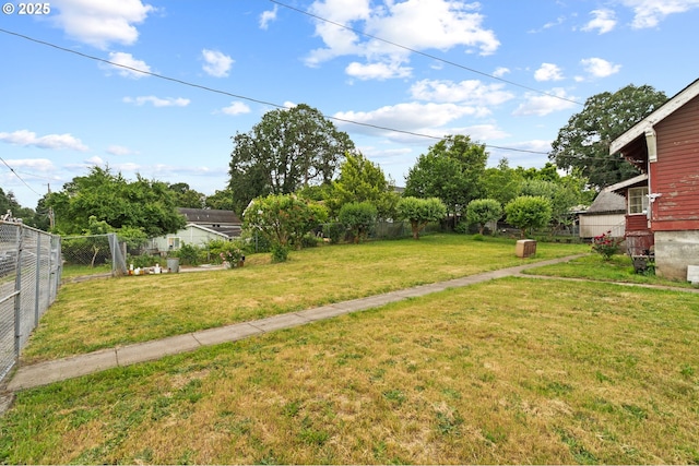 721 Columbia Blvd, Saint Helens, OR 97051 - view of yard