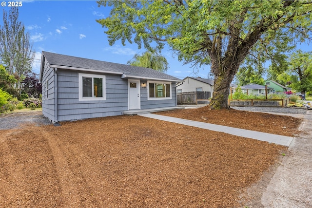 1489 Mckinley Ct, Eugene, OR 97402 - ranch-style home featuring roof with shingles