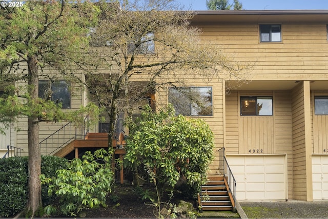 view of front facade with a garage